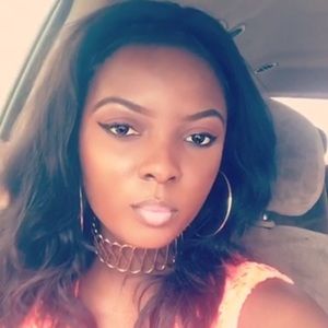 Meet your Posher, Cynthia